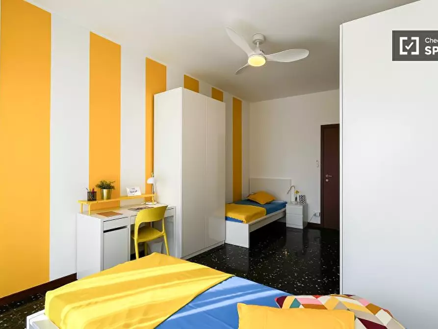 Immagine 2 di Camera condivisa in affitto  in Via Carlo Valvassori Peroni a Milano