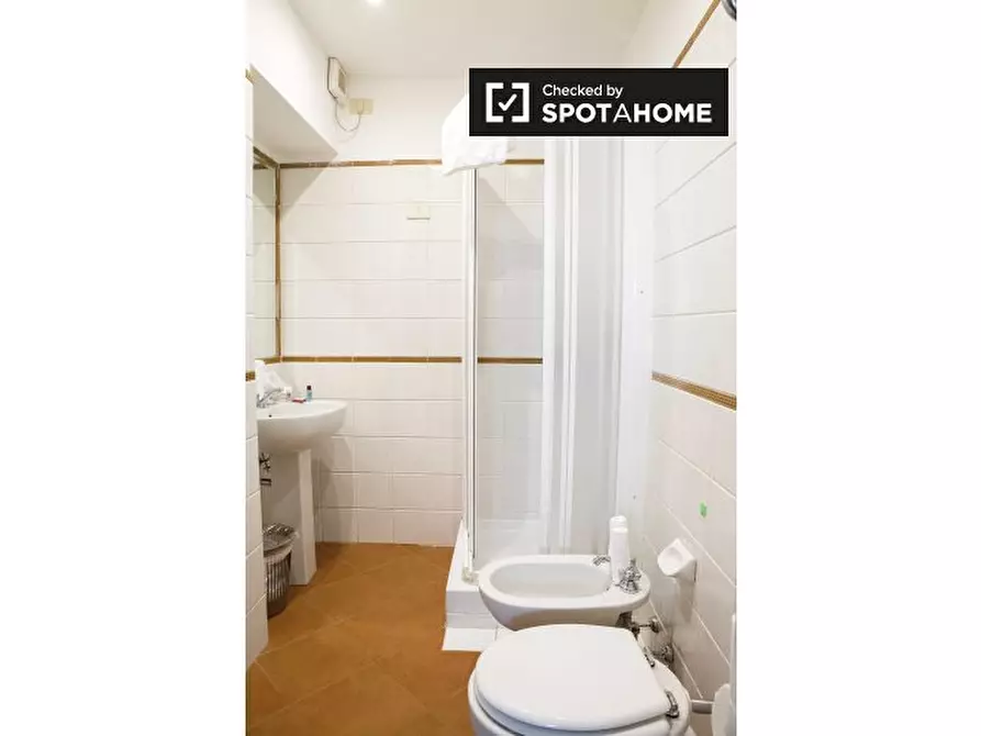 Immagine 10 di Appartamento in affitto  in Via Zucchelli a Roma