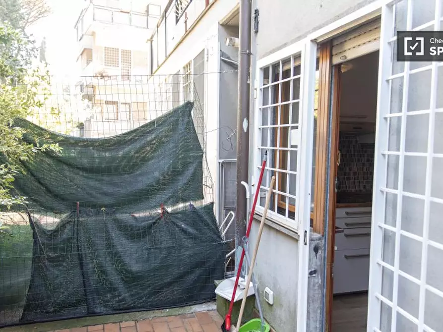 Immagine 11 di Ufficio in affitto  in Via Enrico Besta a Roma