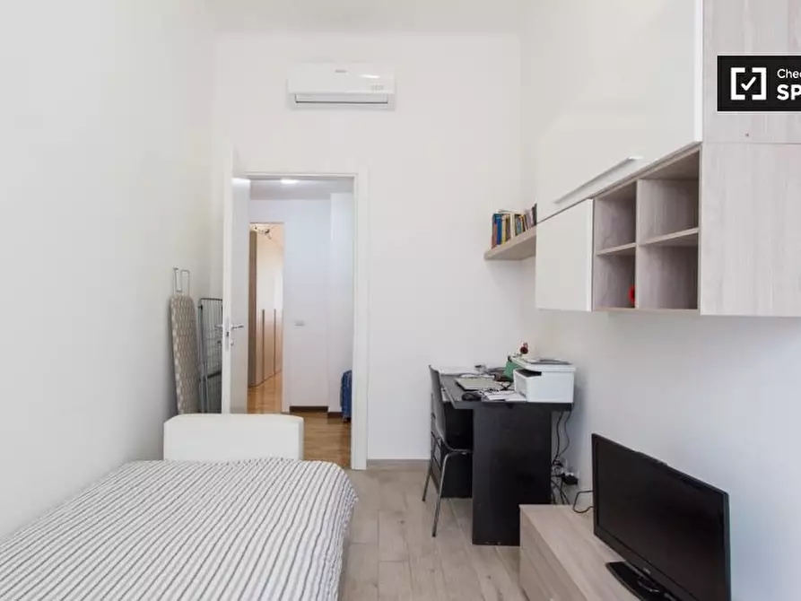 Immagine 18 di Camera condivisa in affitto  in Viale Edoardo Jenner a Milano