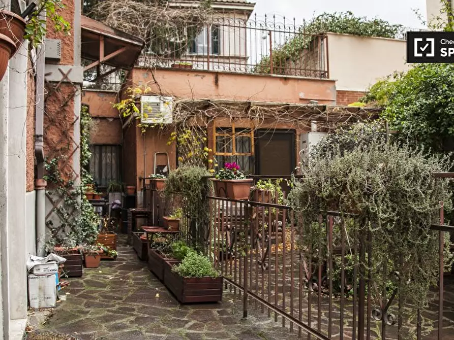 Immagine 7 di Appartamento in affitto  in Via di Vigna Pozzi a Roma