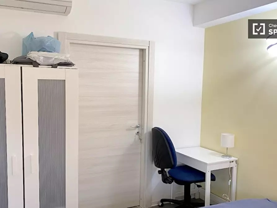 Immagine 4 di Camera condivisa in affitto  in Via di Carcaricola a Roma