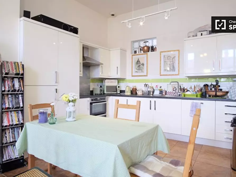 Immagine 10 di Camera condivisa in affitto  in flat, 55 Cooper Rd, London NW10 1BF, UK a Brent