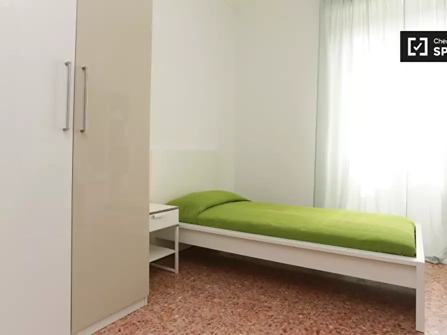 Immagine 2 di Camera condivisa in affitto  in Via Ruggero Leoncavallo, 17, 20131 Milano MI, Italy a Milano