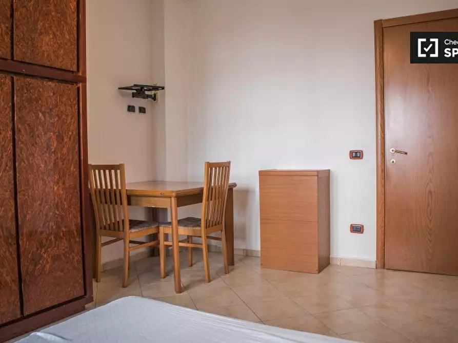 Immagine 4 di Camera condivisa in affitto  in Via Romolo Balzani, 00177 Roma RM, Italy a Roma