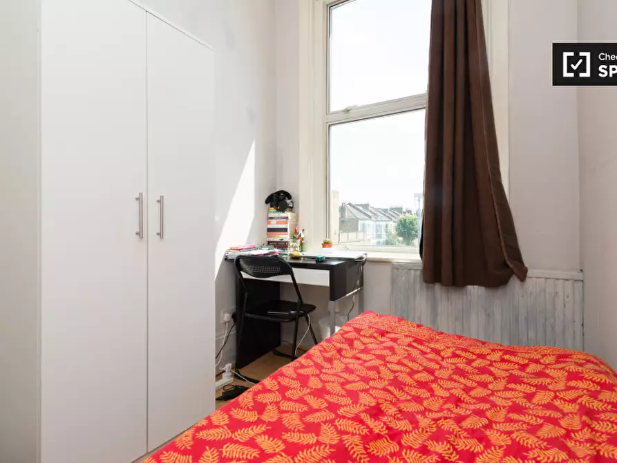 Immagine 3 di Camera condivisa in affitto  in Lower Richmond Road a Wandsworth