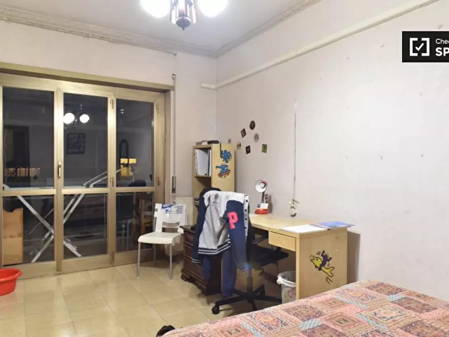 Immagine 2 di Camera condivisa in affitto  in Via Masurio Sabino, 00175 Roma RM, Italy a Roma
