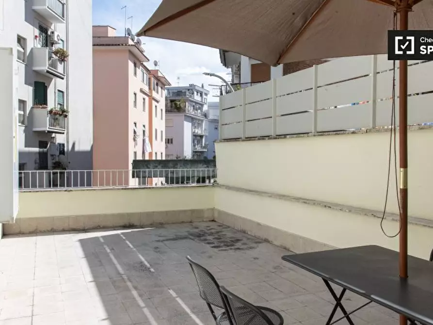 Immagine 14 di Camera condivisa in affitto  in Via Portuense a Roma