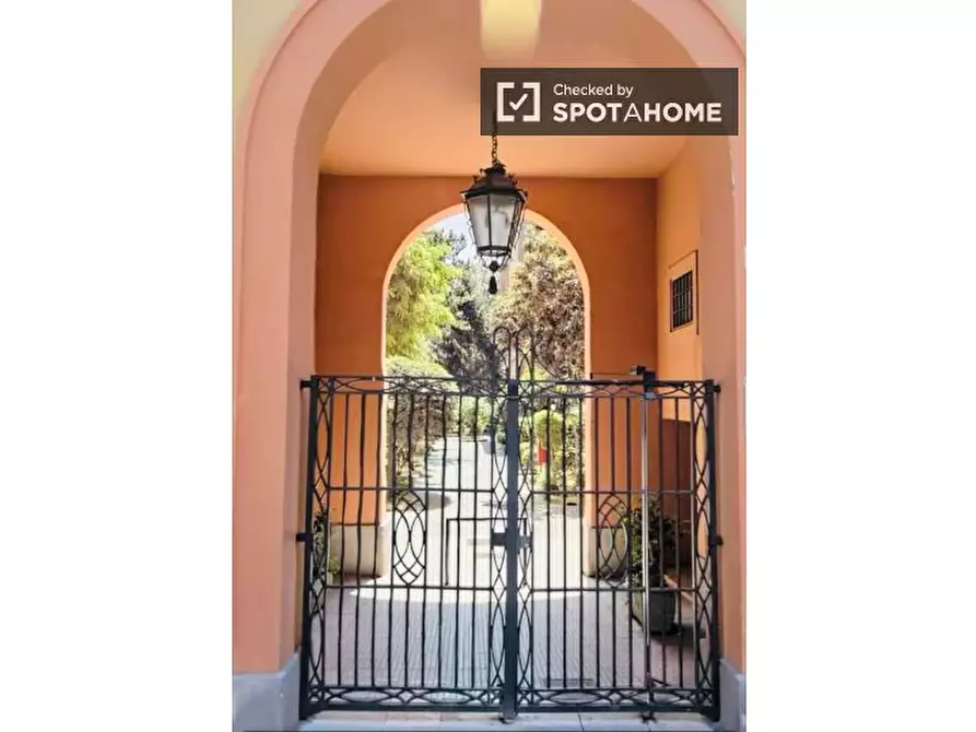 Immagine 19 di Camera condivisa in affitto  in Piazza Melozzo da Forlì, 00196 Roma RM, Italy a Roma