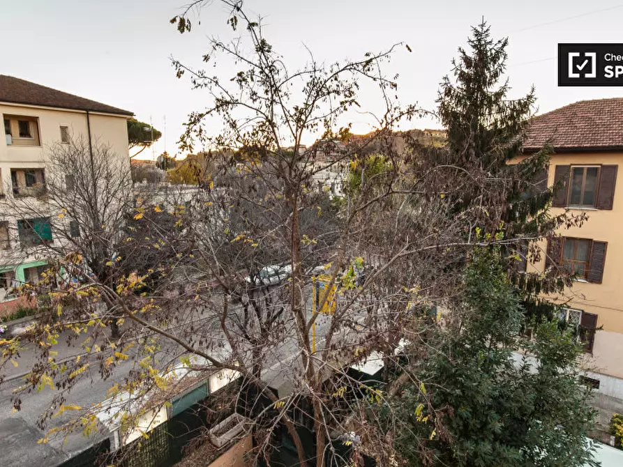 Immagine 16 di Camera condivisa in affitto  in Via Sarzana a Roma