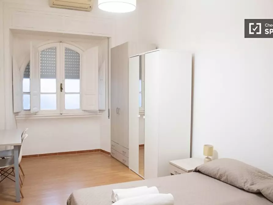 Immagine 1 di Camera condivisa in affitto  in Via Nino Oxilia a Roma