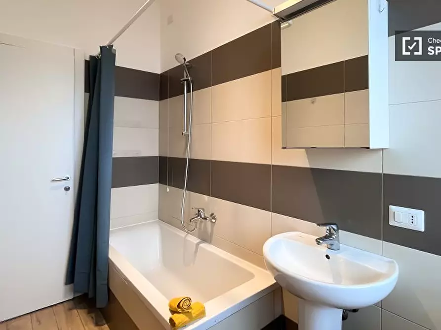 Immagine 3 di Camera condivisa in affitto  in Via Fratelli Rosselli a Milano