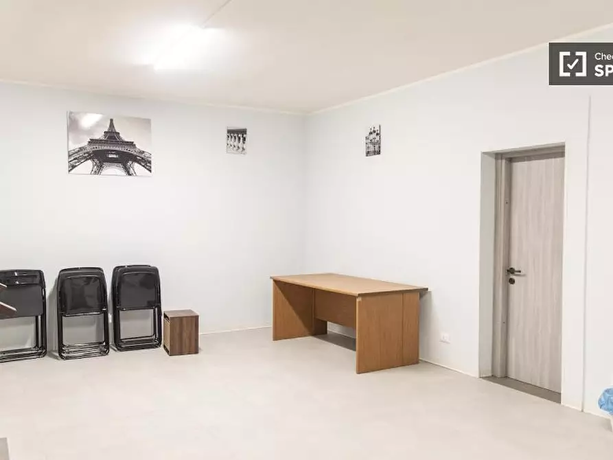 Immagine 18 di Camera condivisa in affitto  in Via di Carcaricola a Roma