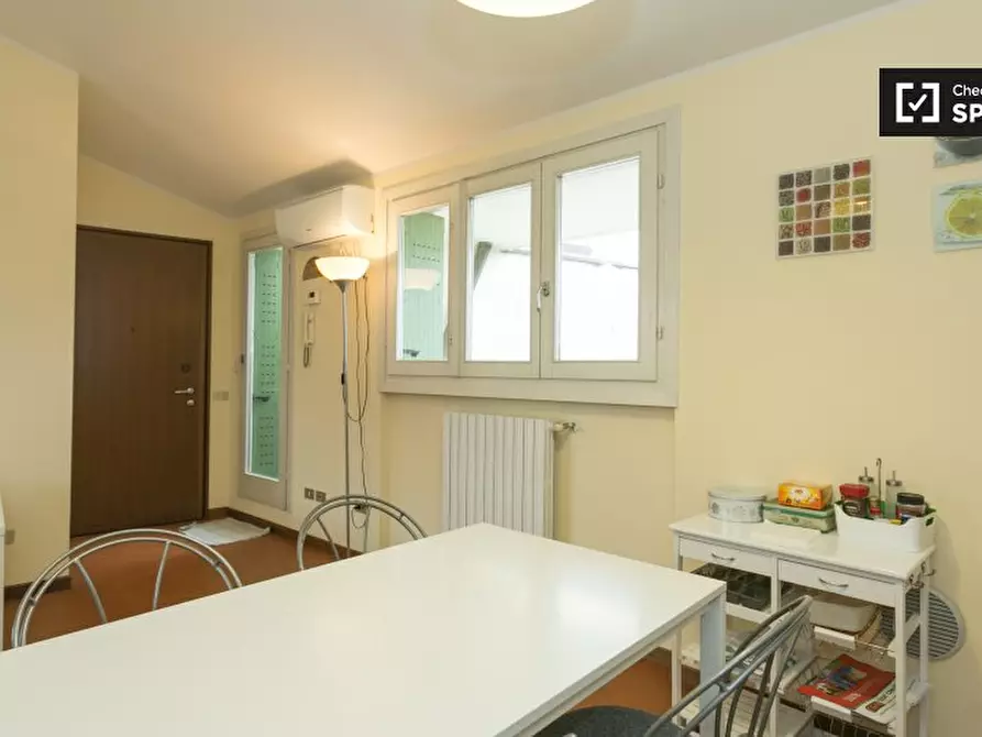 Immagine 5 di Appartamento in affitto  in Via Altaguardia a Milano