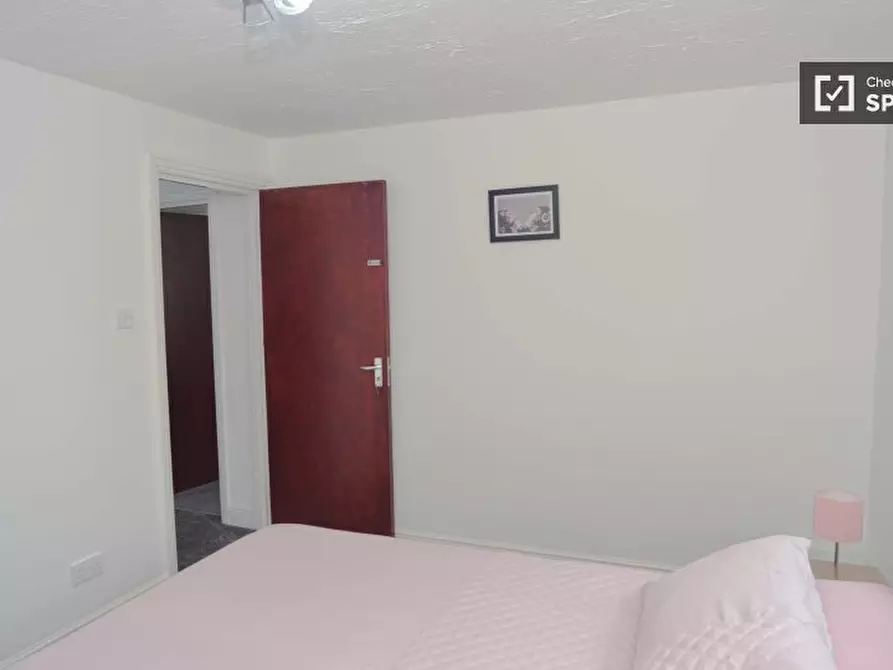 Immagine 17 di Appartamento in affitto  in A Tangmere Way a Brent