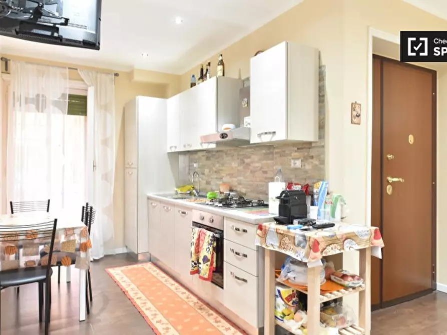 Immagine 4 di Camera condivisa in affitto  in Via Val d'Ossola a Roma