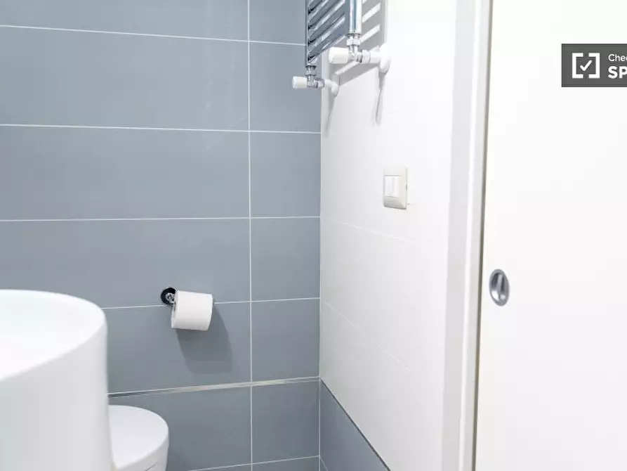 Immagine 8 di Camera condivisa in affitto  in Via Francesco Caracciolo a Roma