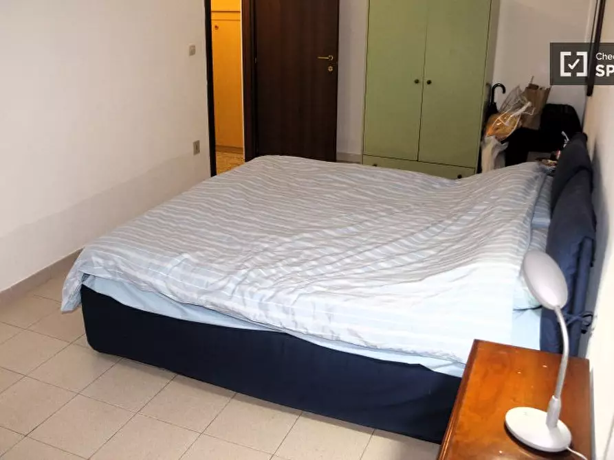 Immagine 5 di Camera condivisa in affitto  in Via Giuseppe de Robertis a Roma