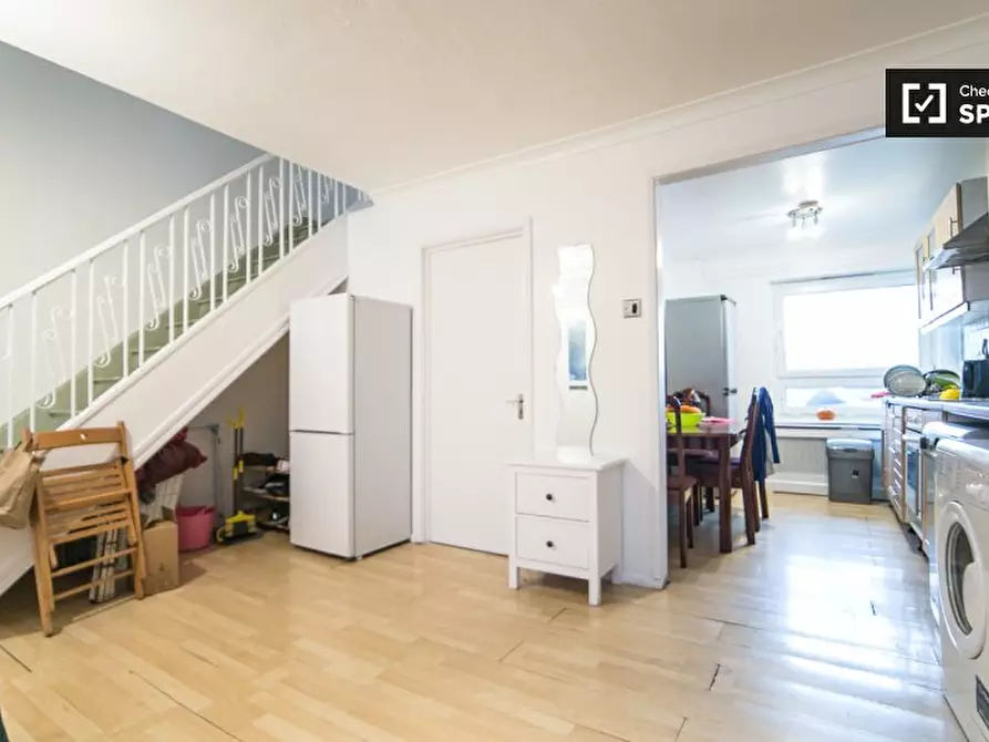 Immagine 6 di Camera condivisa in affitto  in Horton House, Field Rd, Hammersmith, London W 8HW, UK a Hammersmith