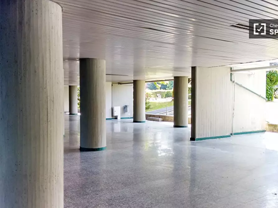 Immagine 16 di Camera condivisa in affitto  in via Treccani degli Alfieri a Milano