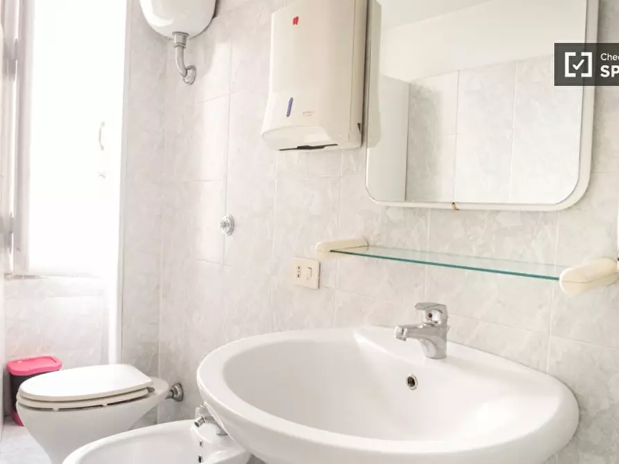 Immagine 11 di Camera condivisa in affitto  in Via Salaria a Roma