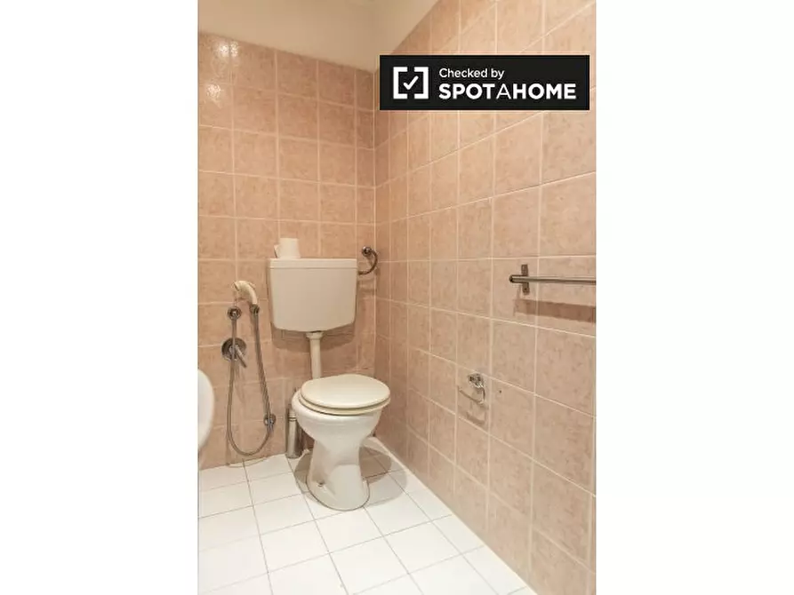 Immagine 16 di Camera condivisa in affitto  in Via Alessandria, 00198 Roma RM, Italy a Roma