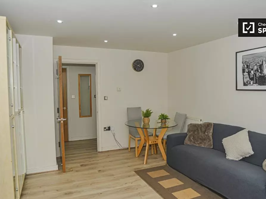 Immagine 14 di Appartamento in affitto  in Sail Court a Poplar