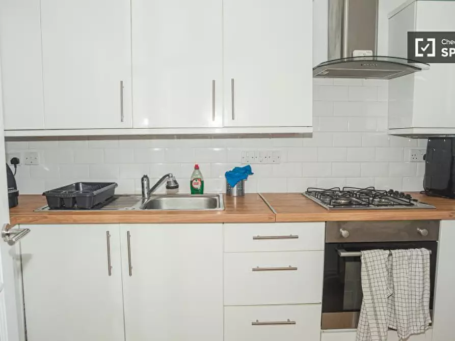 Immagine 12 di Appartamento in affitto  in Surrey Lane a Wandsworth