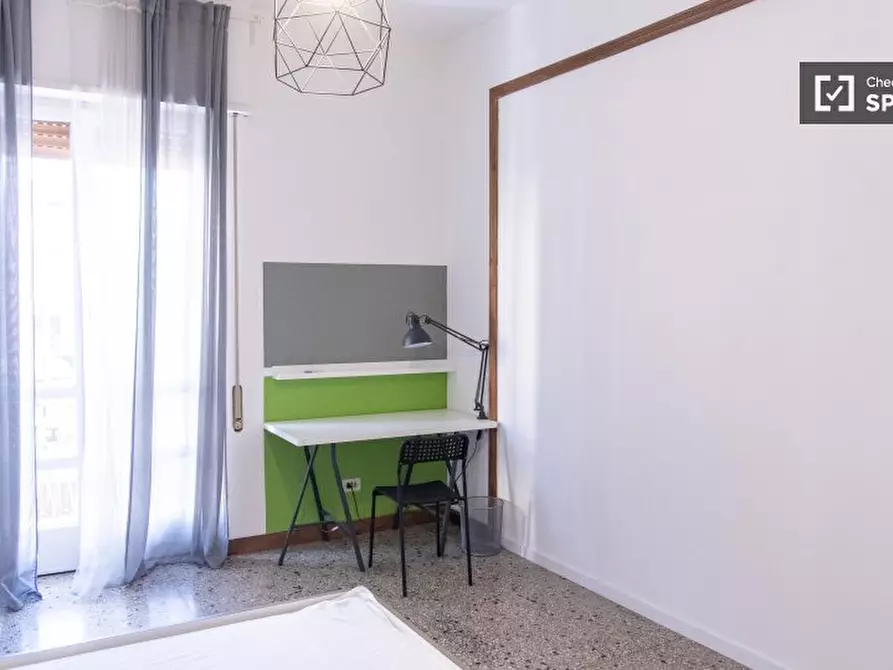 Immagine 12 di Camera condivisa in affitto  in Via Tripolitania a Roma