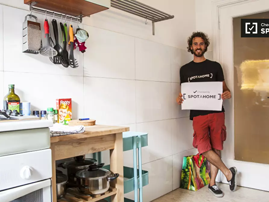 Immagine 10 di Camera condivisa in affitto  in Via Fogliano a Roma