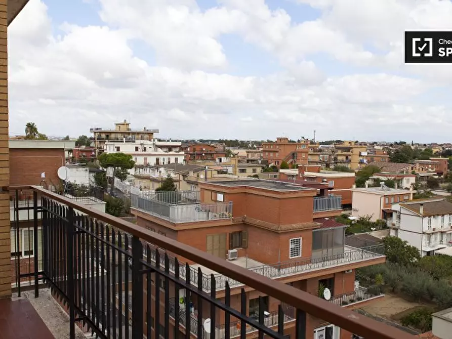 Immagine 6 di Camera condivisa in affitto  in Via della Massimilla a Roma