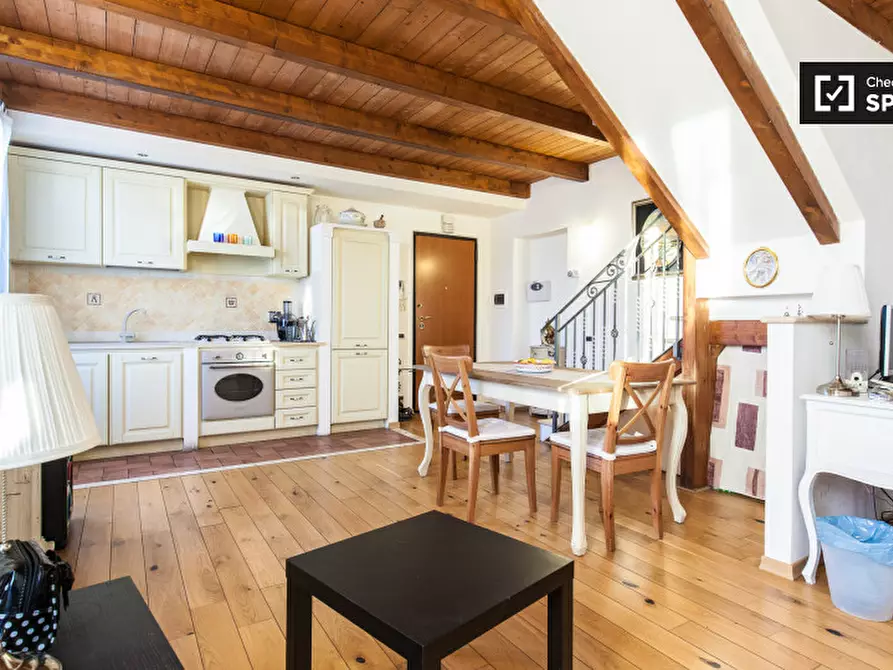 Immagine 8 di Camera condivisa in affitto  in Via Sarzana a Roma