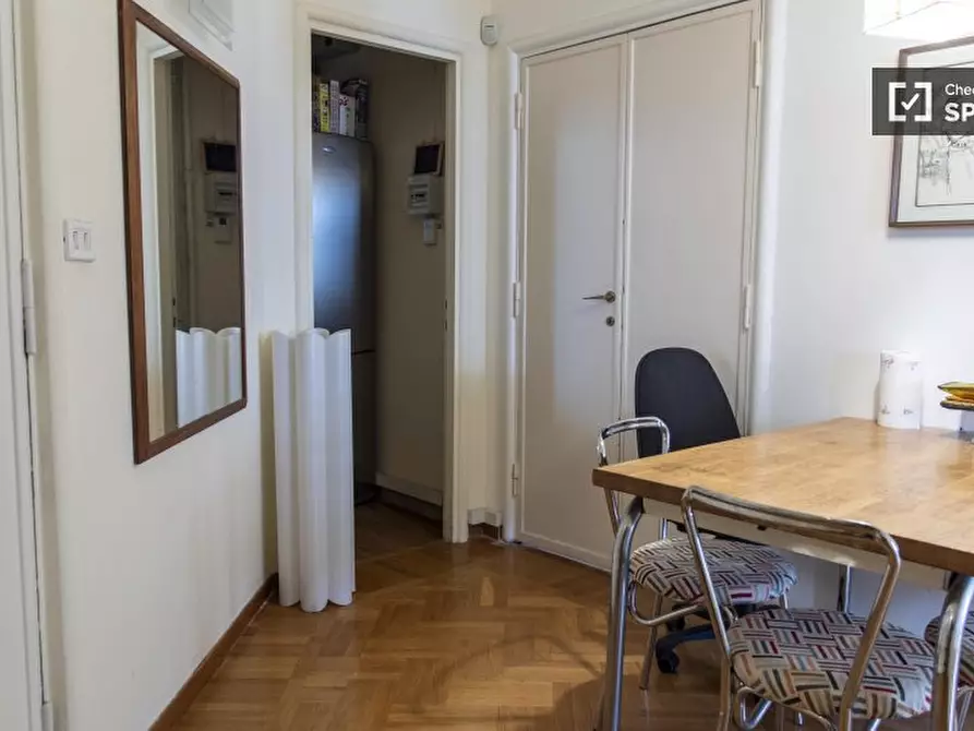 Immagine 10 di Camera condivisa in affitto  in Piazza Vescovio a Roma