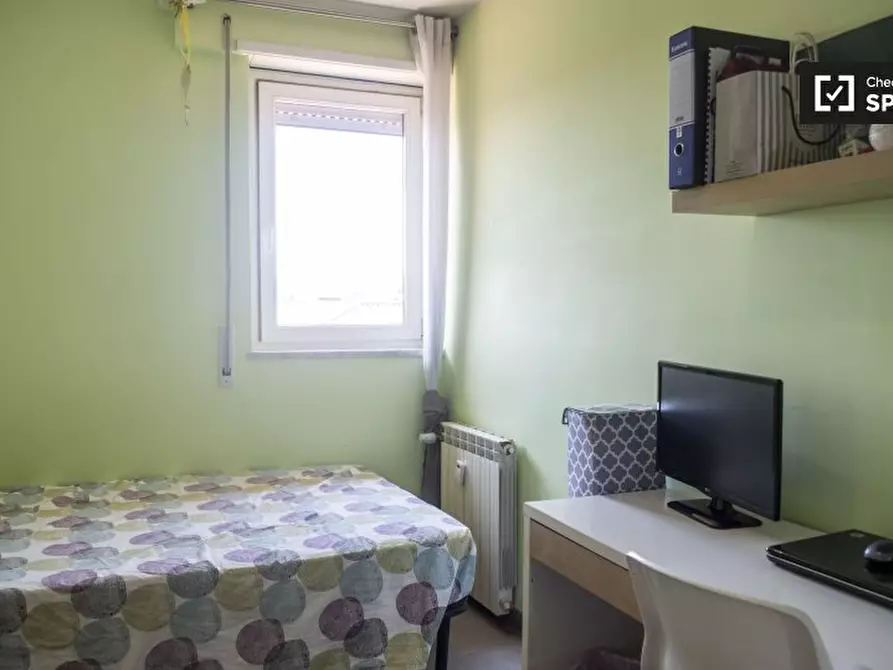 Immagine 2 di Camera condivisa in affitto  in Via Fabio Numerio a Roma