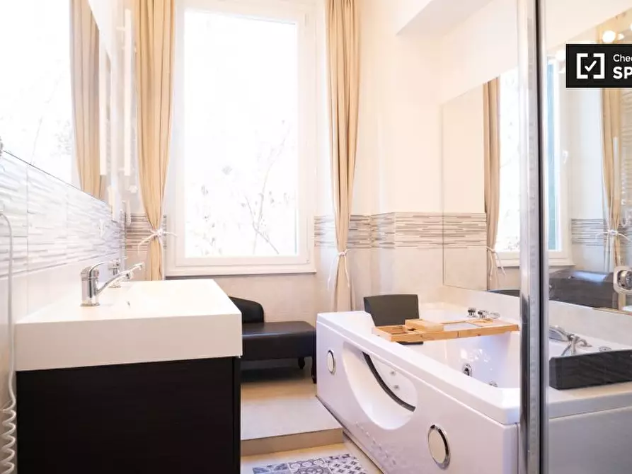 Immagine 14 di Camera condivisa in affitto  in Via Giuseppe Vasi a Roma