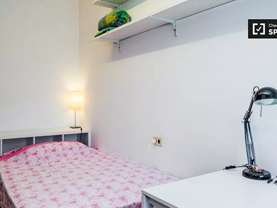 Immagine 6 di Camera condivisa in affitto  in Via dei Missaglia a Milano