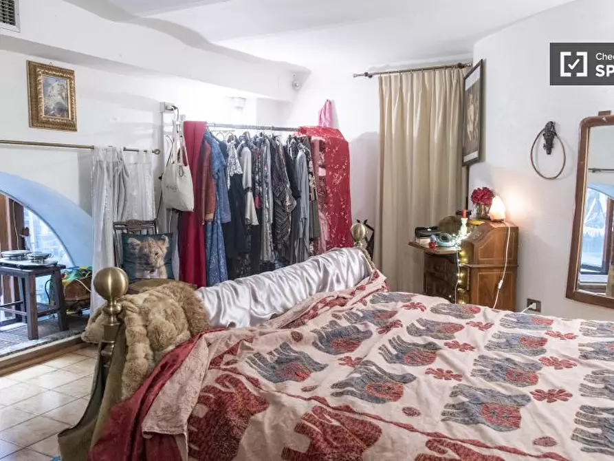 Immagine 2 di Camera condivisa in affitto  in Via Goffredo Mameli a Roma