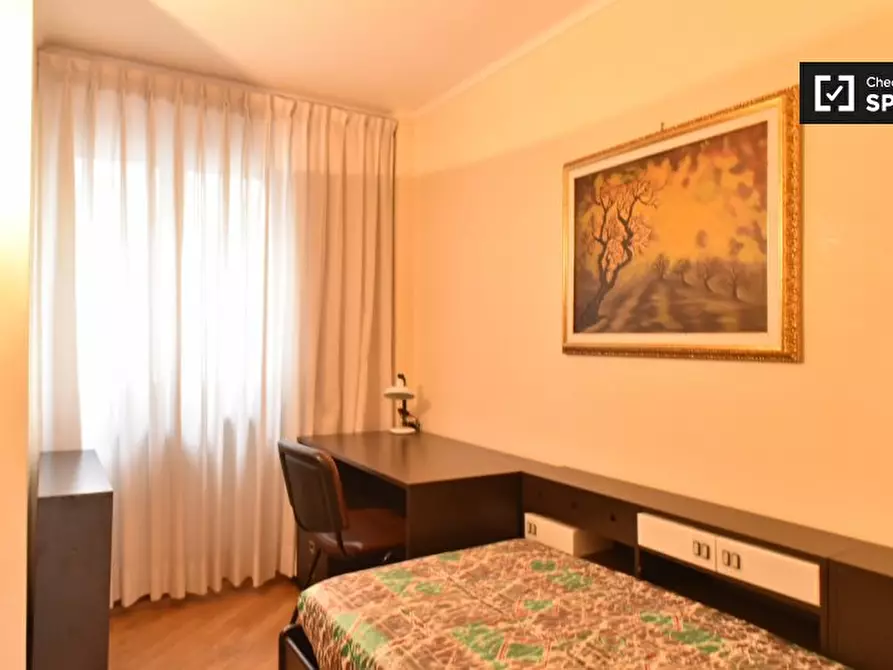 Immagine 2 di Camera condivisa in affitto  in Via Pio Foà, 100, 00152 Roma RM, Italy a Roma