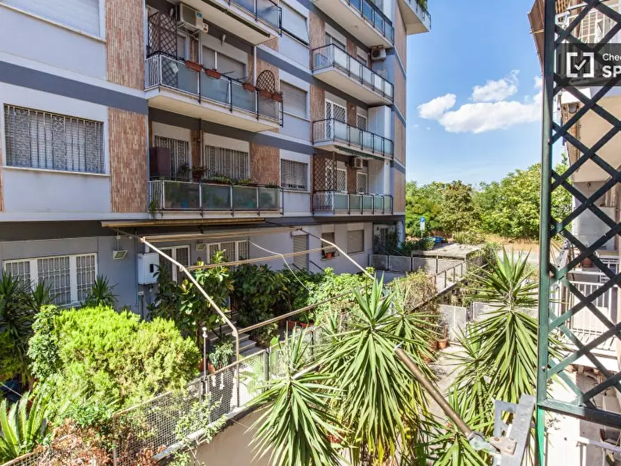 Immagine 5 di Camera condivisa in affitto  in Via Pietro Mascagni a Roma