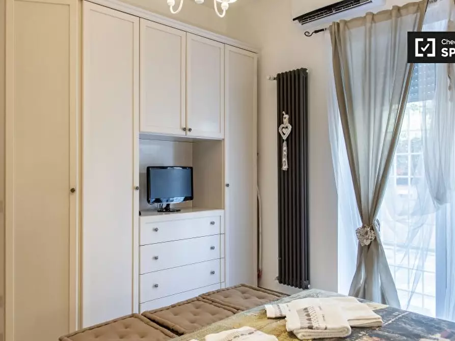 Immagine 14 di Appartamento in affitto  in Via Emilio Albertario a Roma