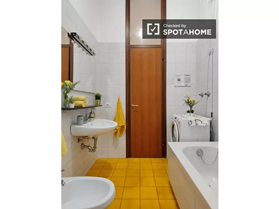 Immagine 11 di Ufficio in affitto  in Viale S. Gimignano a Milano