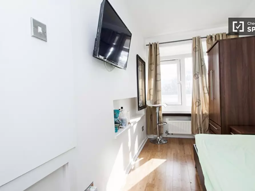 Immagine 3 di Camera condivisa in affitto  in Tunworth Crescent a Wandsworth