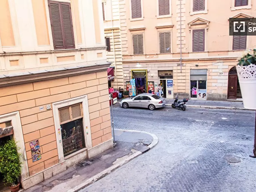 Immagine 8 di Camera condivisa in affitto  in Via Calatafimi a Roma