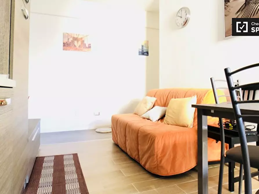 Immagine 10 di Camera condivisa in affitto  in Via Valdarno a Roma