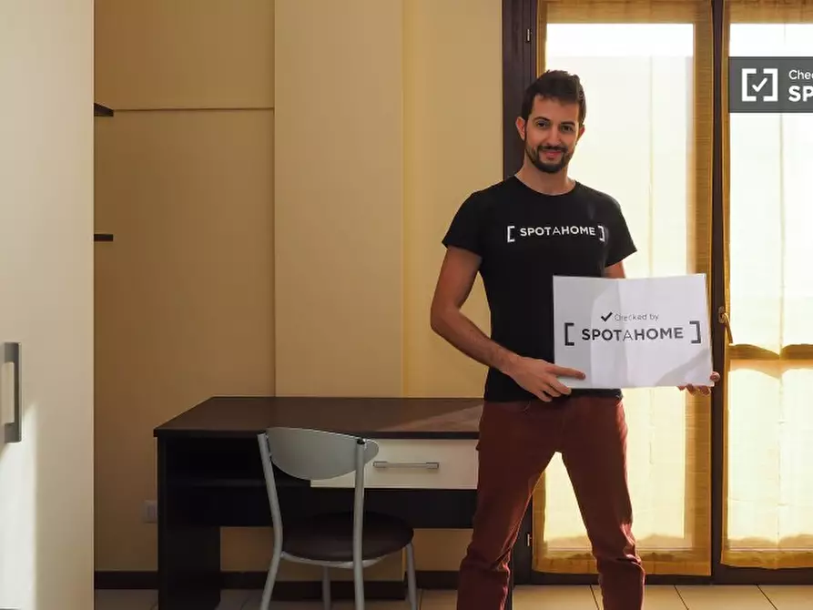 Immagine 9 di Camera condivisa in affitto  in Viale Antonio Gramsci a Sesto San Giovanni