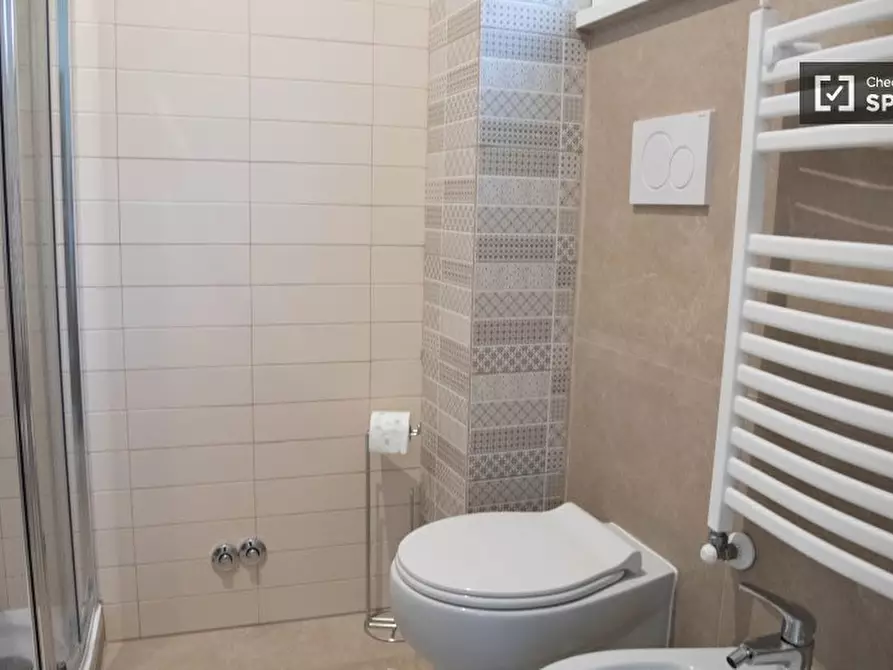 Immagine 13 di Camera condivisa in affitto  in Via Caprarola a Roma