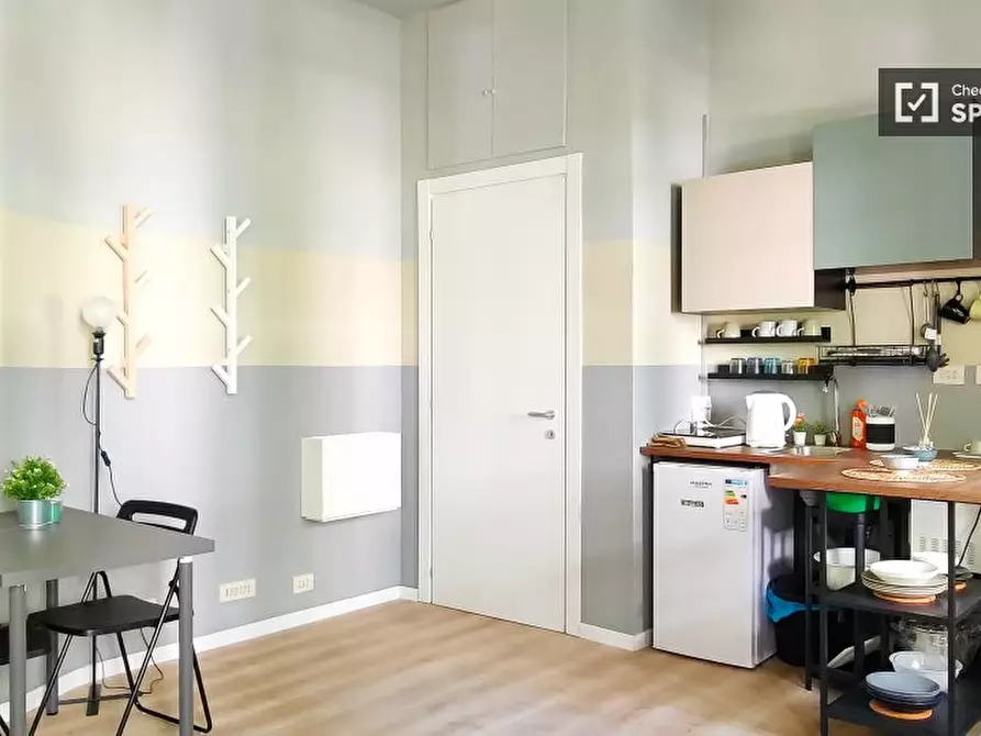 Immagine 4 di Ufficio in affitto  in Viale Famagosta a Milano