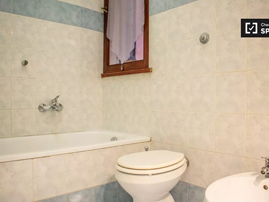 Immagine 9 di Camera condivisa in affitto  in Via Alfredo Catalani a Roma