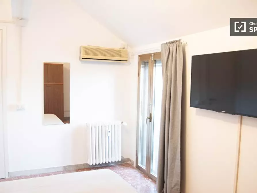 Immagine 4 di Appartamento in affitto  in Via Curzio Rufo a Roma