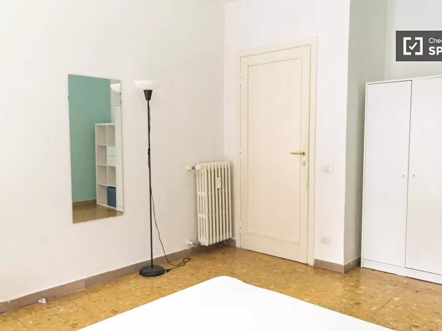 Immagine 6 di Camera condivisa in affitto  in Via Capo Miseno a Roma